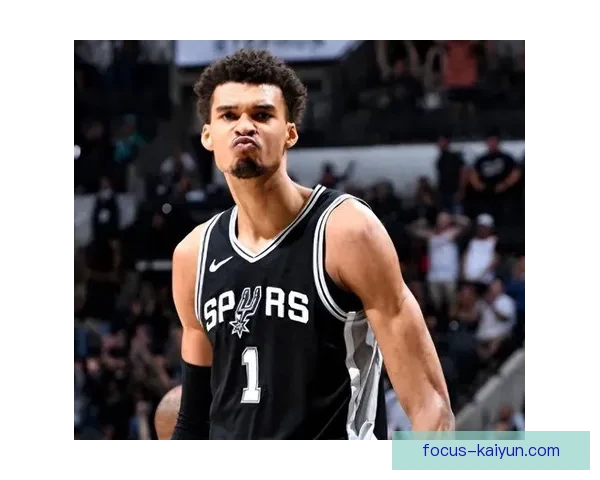 NBA季后赛格局突变巨星爆发新秀崛起多队争冠悬念持续升温